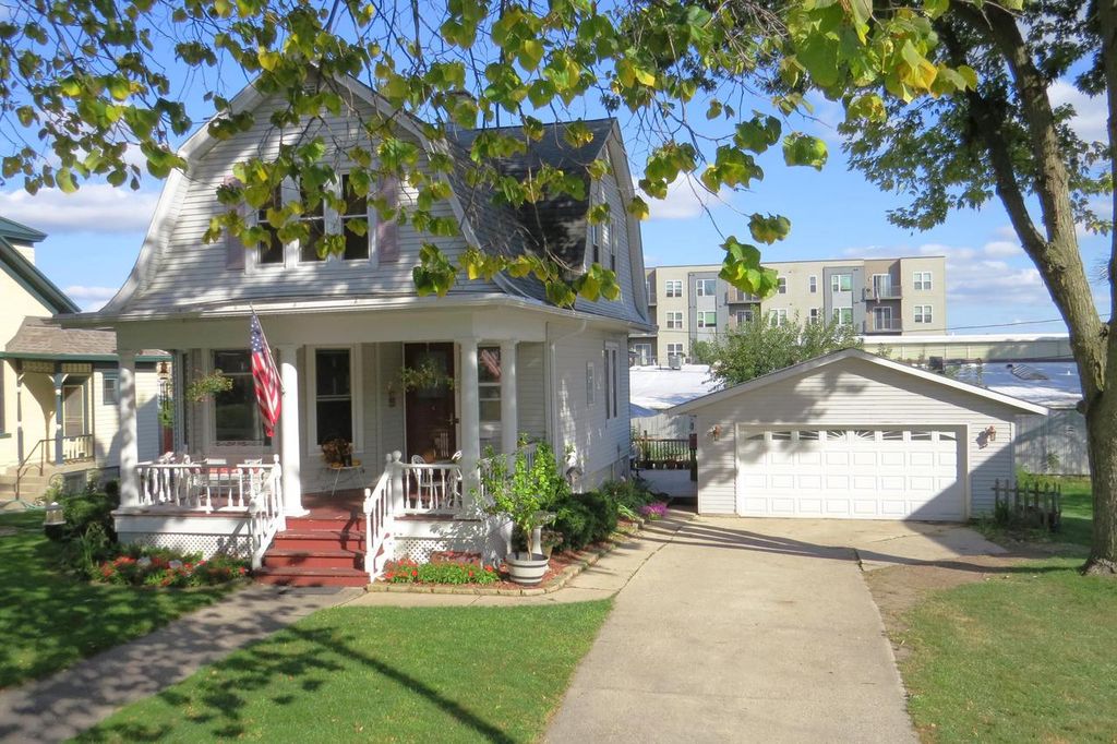 209 S Washington STREET, Watertown, WI 53094