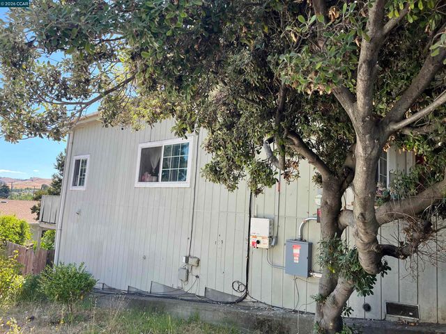 201 Lake Ave, Rodeo, CA 94572