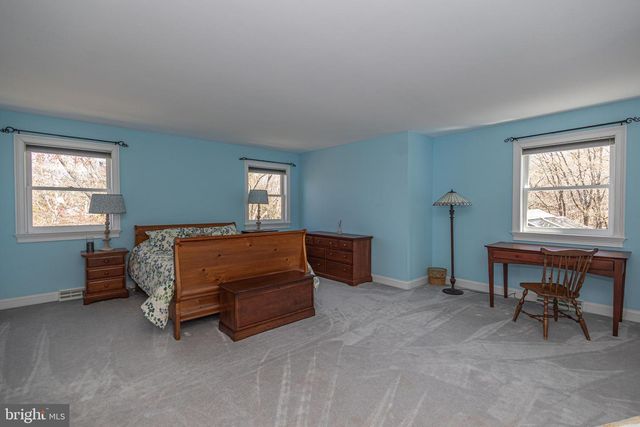 1045 WASHINGTON CROSSING RD, Newtown, PA 18940
