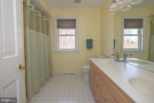 1045 WASHINGTON CROSSING RD, Newtown, PA 18940