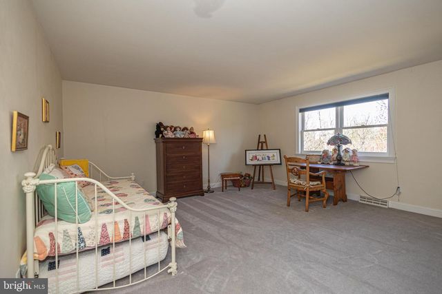 1045 WASHINGTON CROSSING RD, Newtown, PA 18940