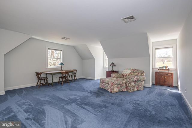 1045 WASHINGTON CROSSING RD, Newtown, PA 18940
