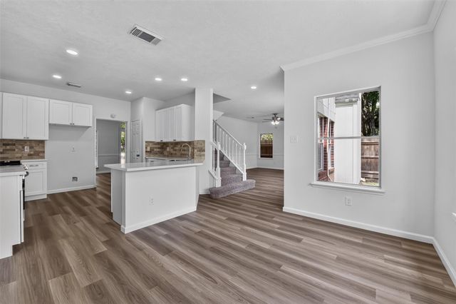 13903 Viewfield Court, Houston, TX 77059