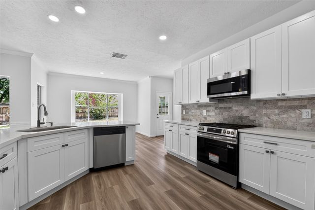 13903 Viewfield Court, Houston, TX 77059