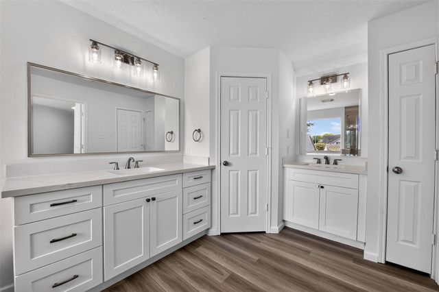 13903 Viewfield Court, Houston, TX 77059