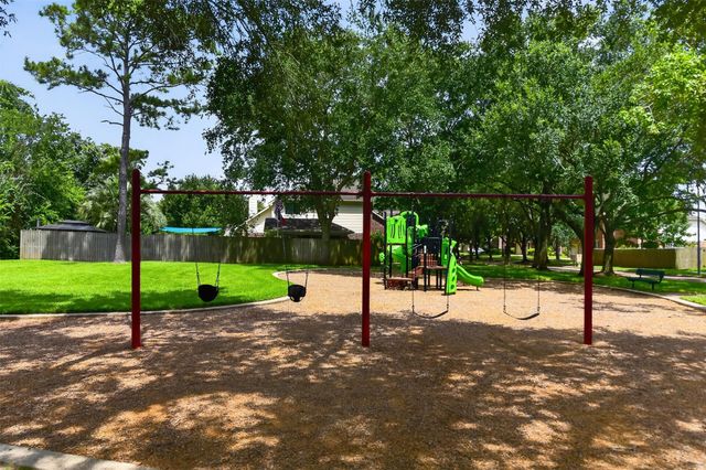 13903 Viewfield Court, Houston, TX 77059
