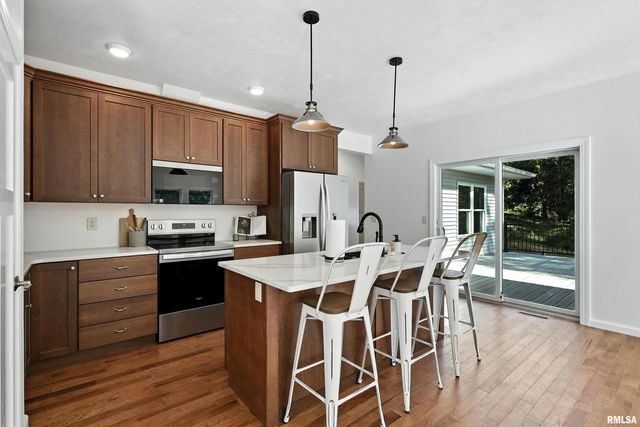 3303 VALLEY Drive, Geneseo, IL 61254