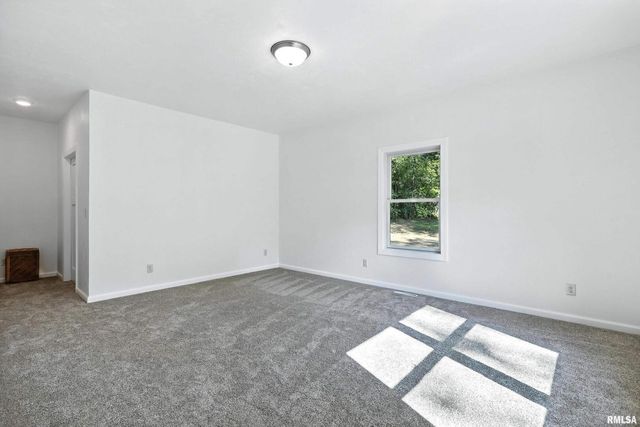 3303 VALLEY Drive, Geneseo, IL 61254