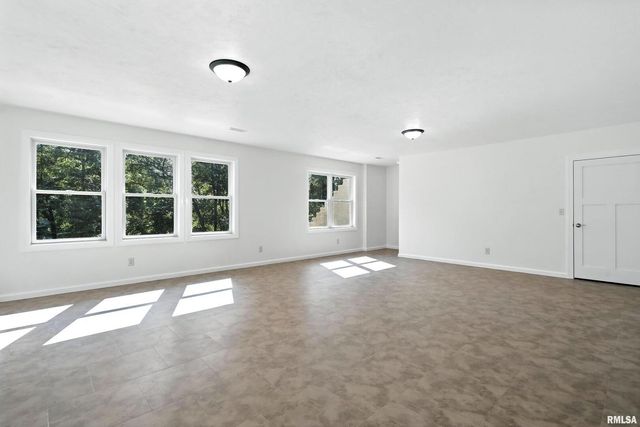 3303 VALLEY Drive, Geneseo, IL 61254