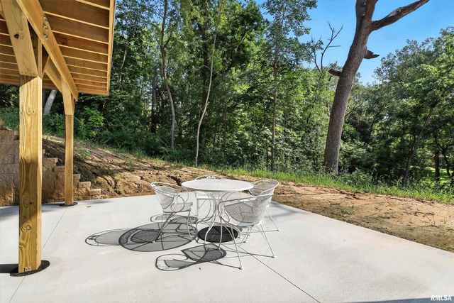 3303 VALLEY Drive, Geneseo, IL 61254