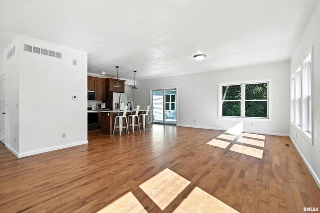 3303 VALLEY Drive, Geneseo, IL 61254