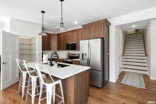 3303 VALLEY Drive, Geneseo, IL 61254