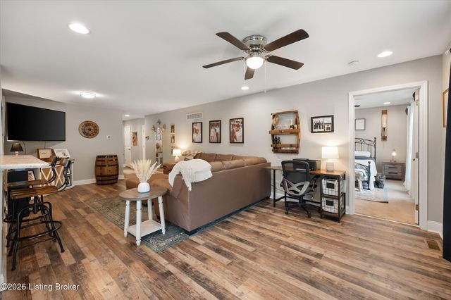 103 Kendallwood Dr, Frankfort, KY 40601