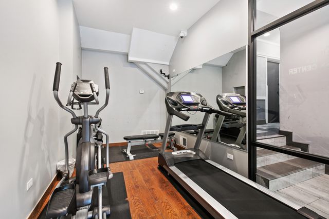 4555 N Malden Street 317, Chicago, IL 60640