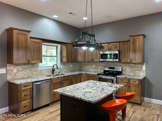 2117 Camley Court, Maryville, TN 37801