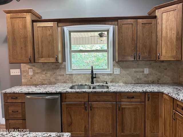 2117 Camley Court, Maryville, TN 37801