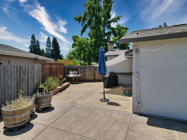 9409 Torchy Ct, Sacramento, CA 95826