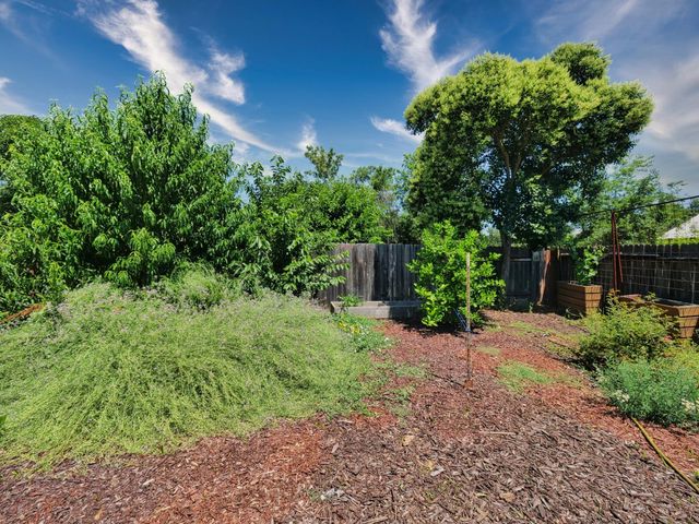 9409 Torchy Ct, Sacramento, CA 95826