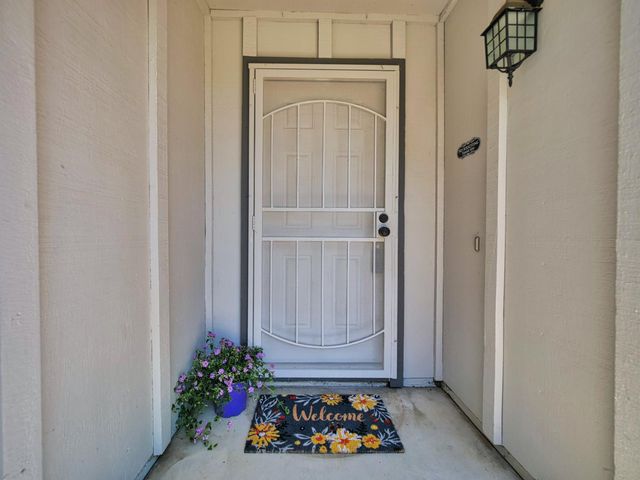 9409 Torchy Ct, Sacramento, CA 95826