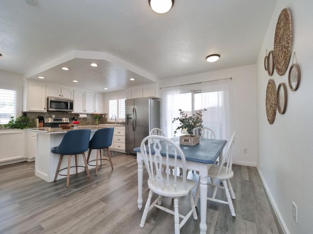 9409 Torchy Ct, Sacramento, CA 95826