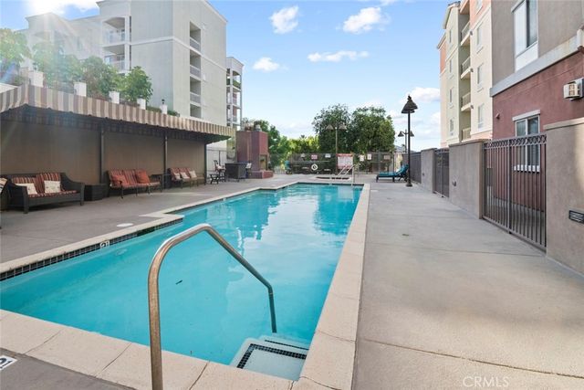3750 Santa Rosalia 303, Los Angeles, CA 90008