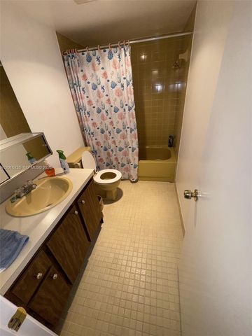 1025 SE 3rd Ave 102, Dania Beach, FL 33004