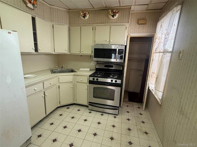 93-08 123rd Street, Richmond Hill S., NY 11419