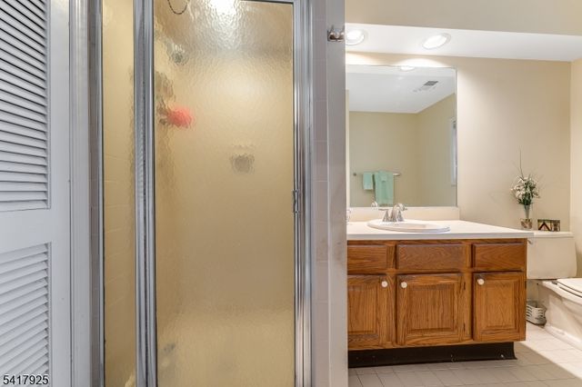 16 Westchester Ter, Clinton Twp., NJ 08801