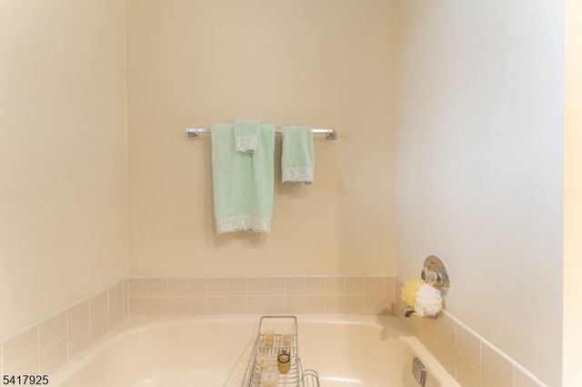 16 Westchester Ter, Clinton Twp., NJ 08801