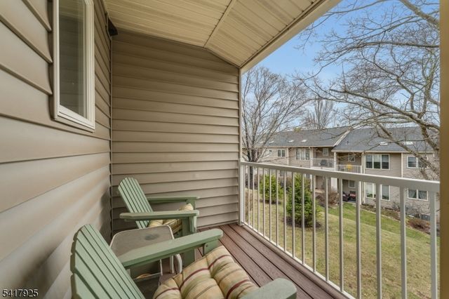 16 Westchester Ter, Clinton Twp., NJ 08801