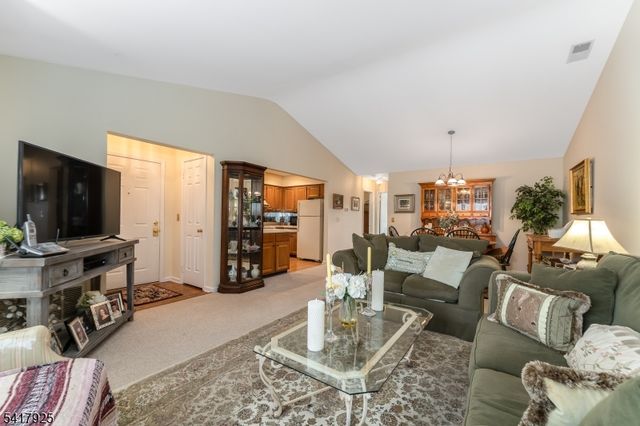 16 Westchester Ter, Clinton Twp., NJ 08801