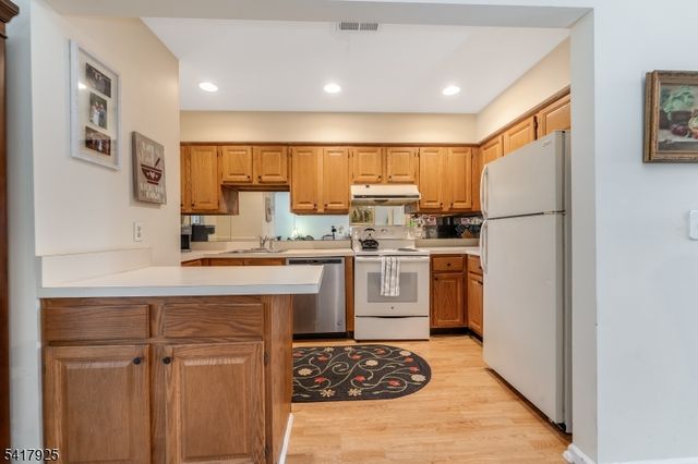 16 Westchester Ter, Clinton Twp., NJ 08801