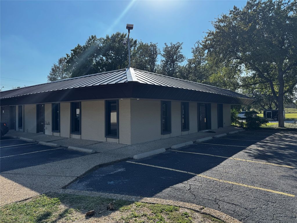 100 N Cottonwood Drive 108, Richardson, TX 75080