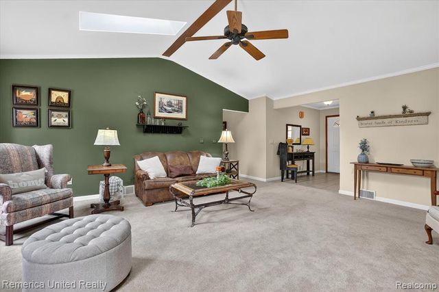 660 E Allen Road, Howell, MI 48855