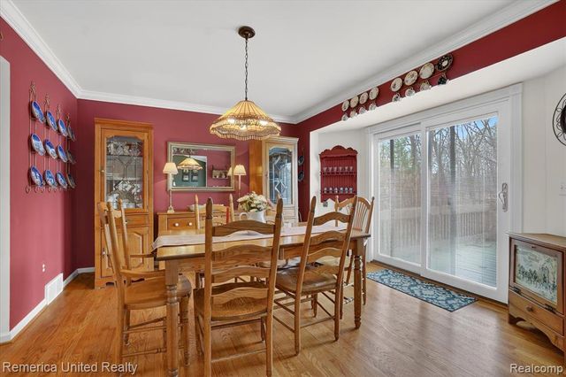 660 E Allen Road, Howell, MI 48855