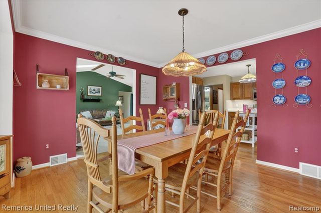 660 E Allen Road, Howell, MI 48855