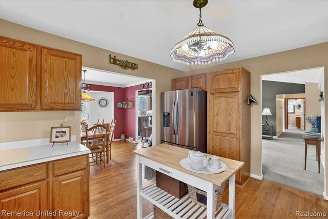 660 E Allen Road, Howell, MI 48855