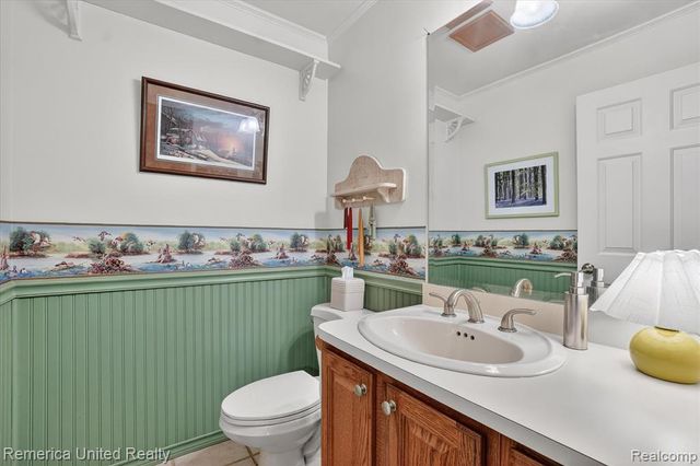 660 E Allen Road, Howell, MI 48855