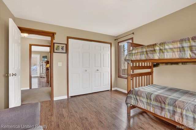 660 E Allen Road, Howell, MI 48855