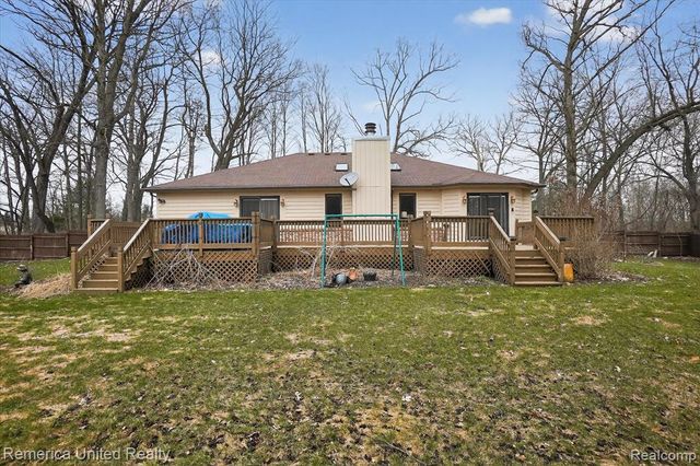 660 E Allen Road, Howell, MI 48855