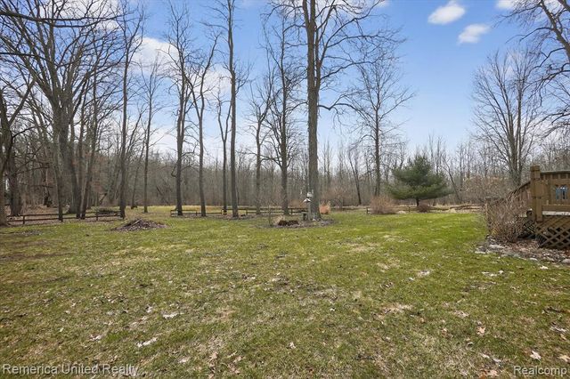 660 E Allen Road, Howell, MI 48855