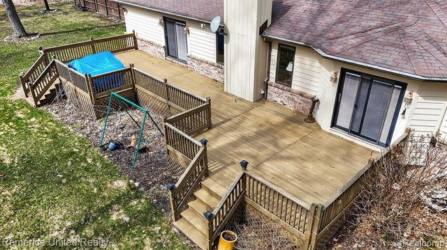 660 E Allen Road, Howell, MI 48855