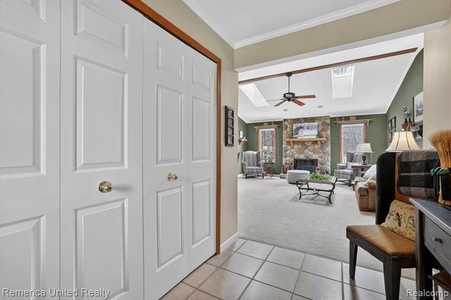 660 E Allen Road, Howell, MI 48855