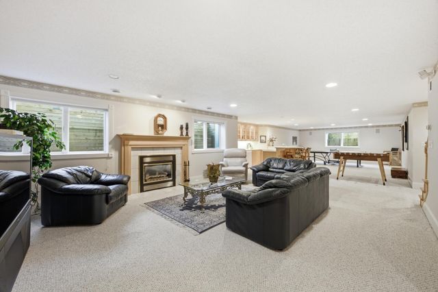 4233 Timberline Drive S, Fargo, ND 58104