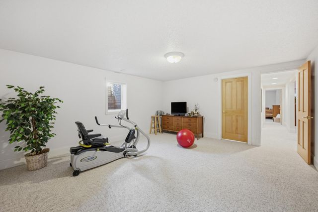 4233 Timberline Drive S, Fargo, ND 58104
