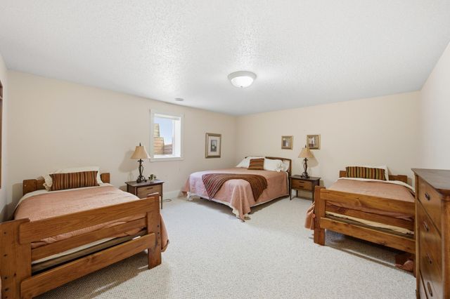 4233 Timberline Drive S, Fargo, ND 58104