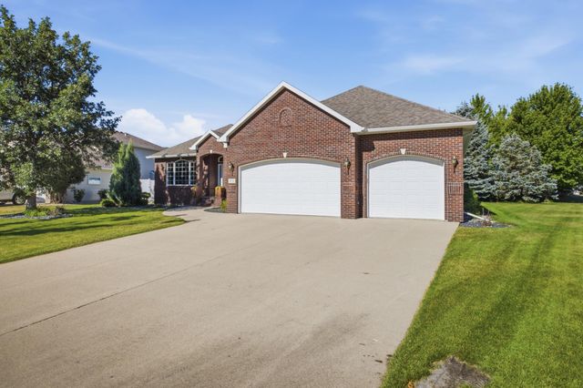 4233 Timberline Drive S, Fargo, ND 58104
