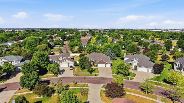 4233 Timberline Drive S, Fargo, ND 58104