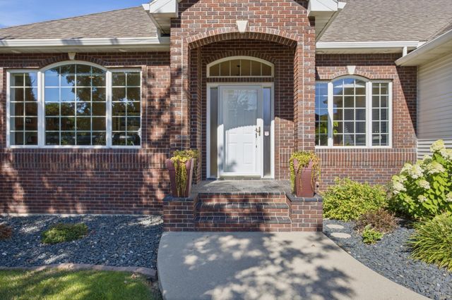 4233 Timberline Drive S, Fargo, ND 58104
