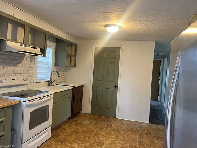 184 Benjamin Street, Mount Airy, NC 27030